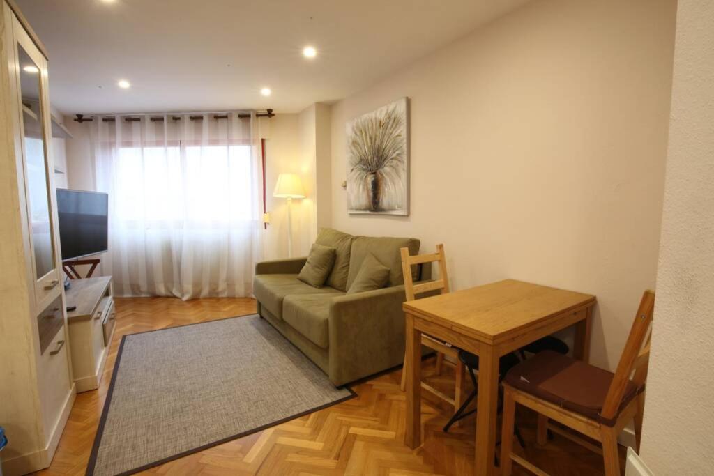 Apartamento Oviedo Las Palomas Экстерьер фото